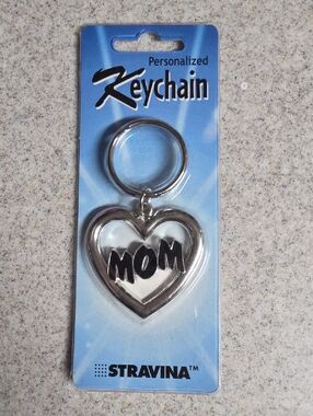 🟢Stravina Silver Heart "MOM" Keychain